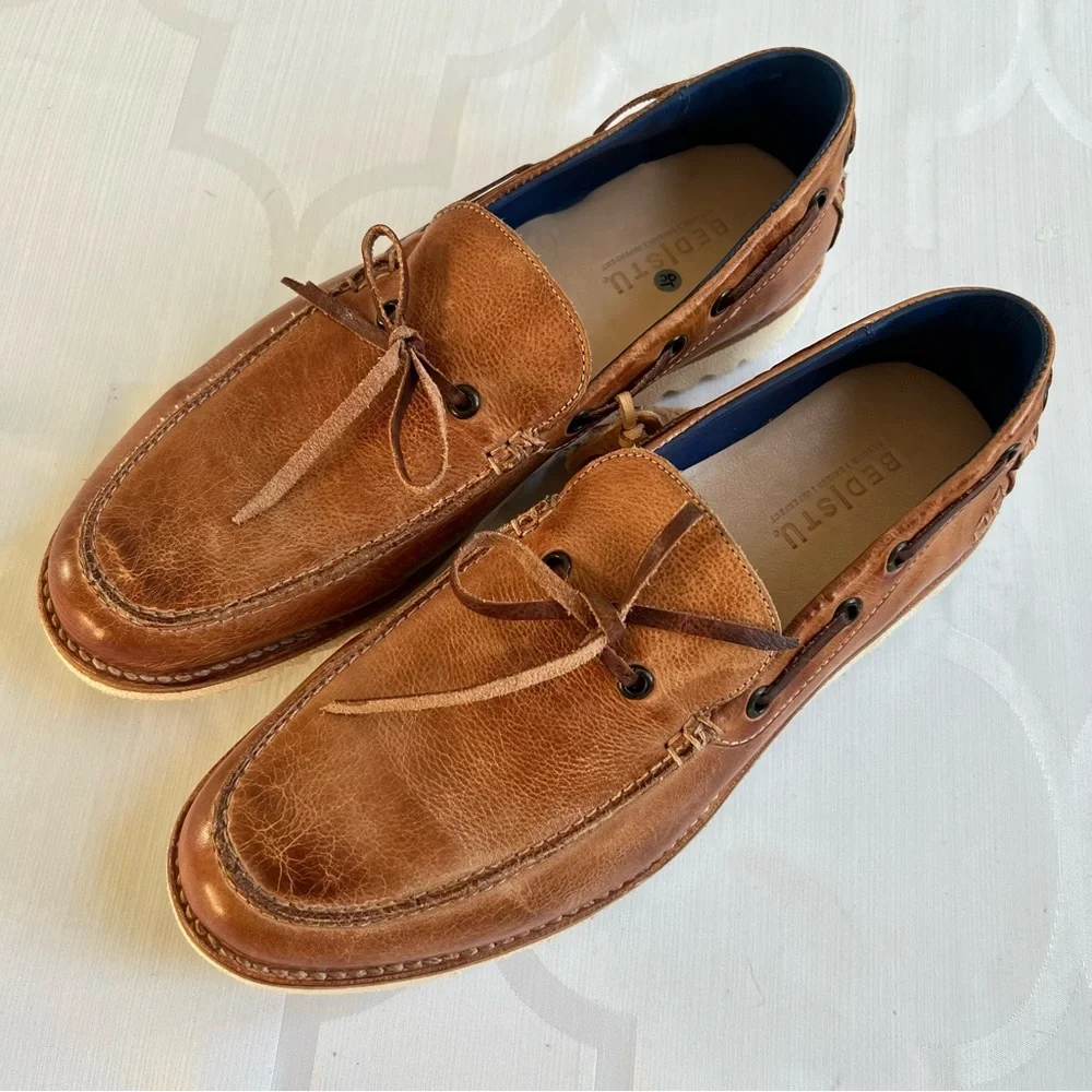 Bed Stu cushioned distressed lining